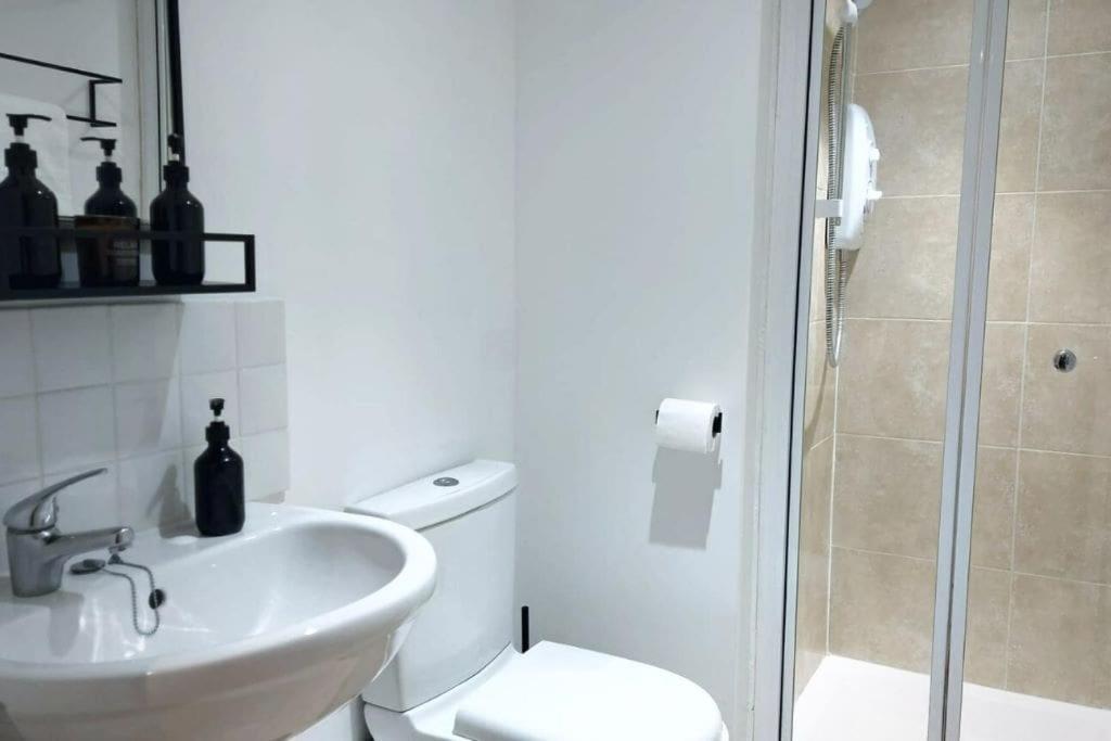 2 Bedroom City Centre Duplex Apt Престон Екстер'єр фото